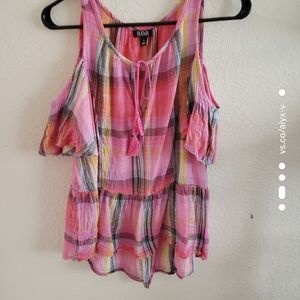 Over the shoulder plad shirt